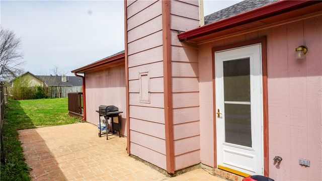 1702 20th Street, Rogers, AR 72758