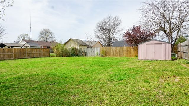 1702 20th Street, Rogers, AR 72758