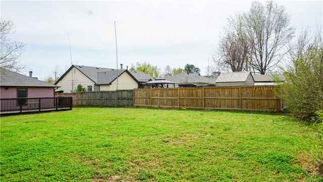 1702 20th Street, Rogers, AR 72758