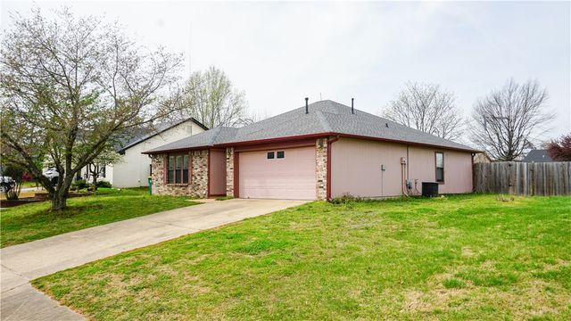 1702 20th Street, Rogers, AR 72758