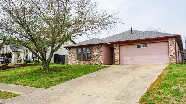 1702 20th Street, Rogers, AR 72758