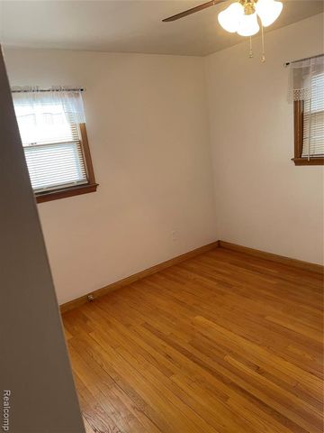 17180 Mendota Street, Detroit, MI 48221