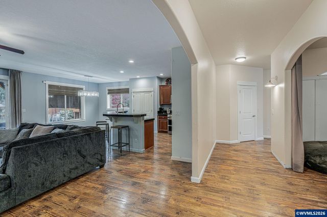 221 E 16th St, Lafayette, OR 97127
