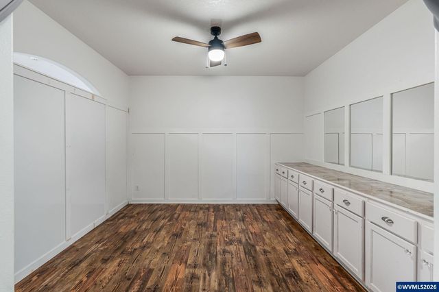 221 E 16th St, Lafayette, OR 97127