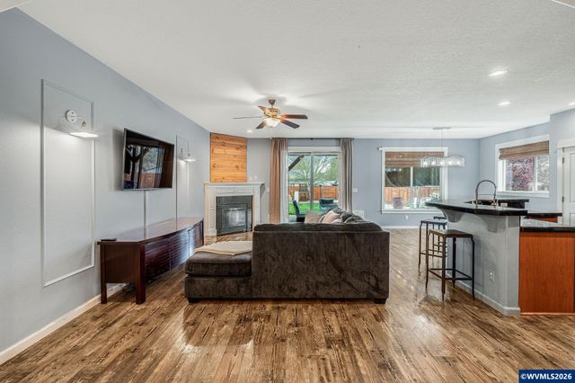 221 E 16th St, Lafayette, OR 97127