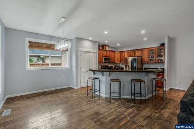 221 E 16th St, Lafayette, OR 97127