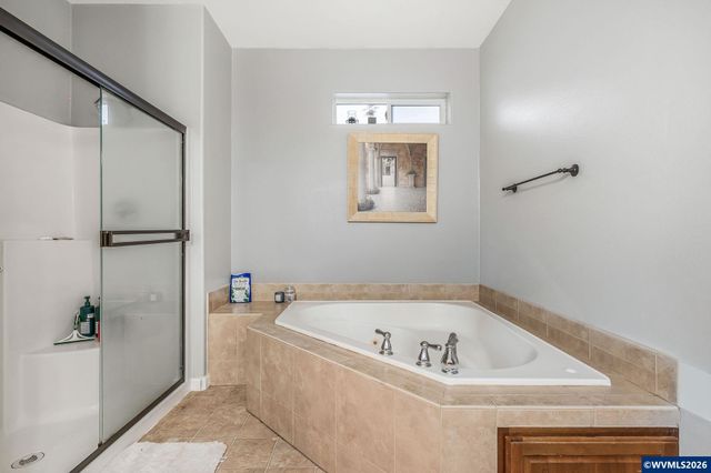 221 E 16th St, Lafayette, OR 97127