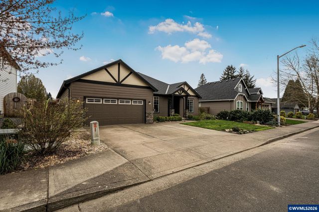 221 E 16th St, Lafayette, OR 97127