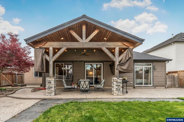 221 E 16th St, Lafayette, OR 97127