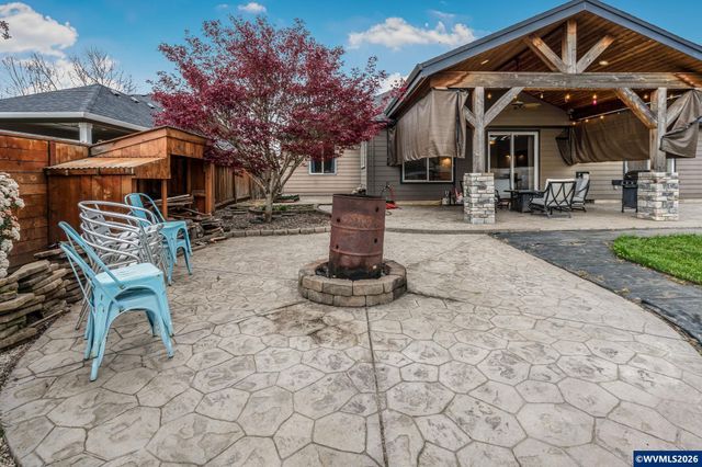 221 E 16th St, Lafayette, OR 97127