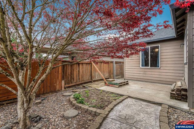 221 E 16th St, Lafayette, OR 97127