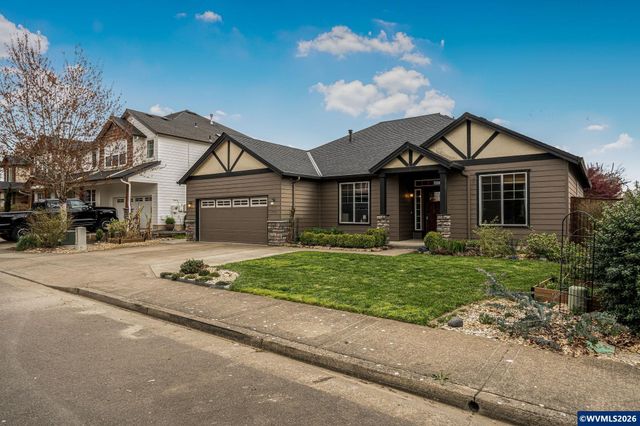 221 E 16th St, Lafayette, OR 97127