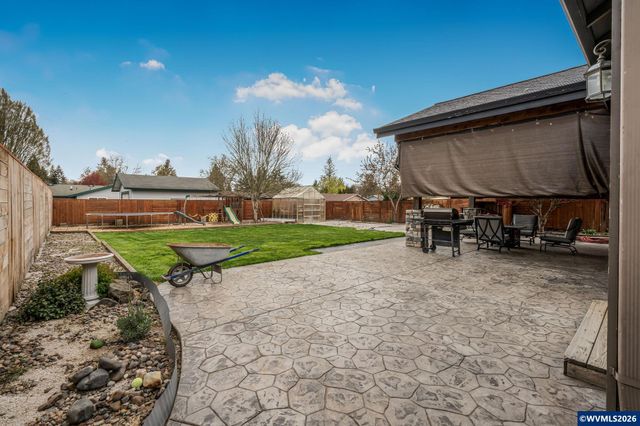 221 E 16th St, Lafayette, OR 97127