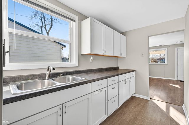 2031 Elm Street, Columbus, IN 47201