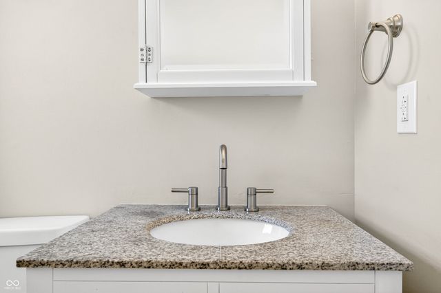 2031 Elm Street, Columbus, IN 47201