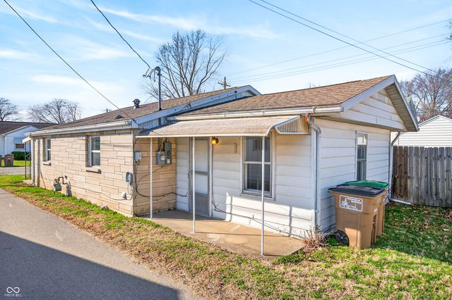 2031 Elm Street, Columbus, IN 47201