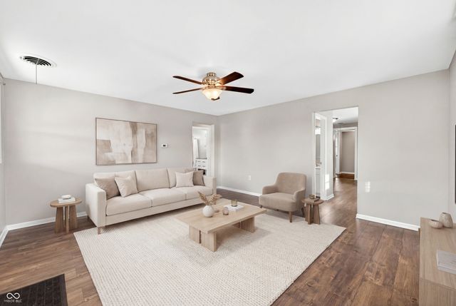 2031 Elm Street, Columbus, IN 47201