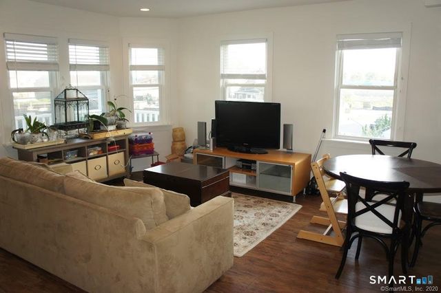 16 Manor Street B, Stamford, CT 06902