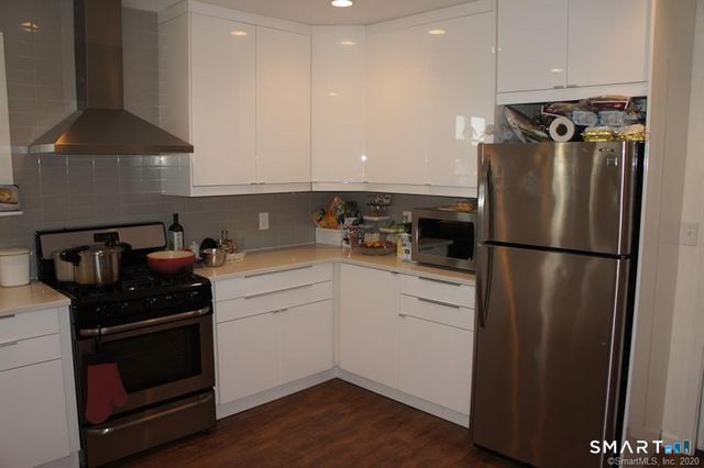16 Manor Street B, Stamford, CT 06902