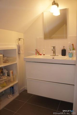 16 Manor Street B, Stamford, CT 06902
