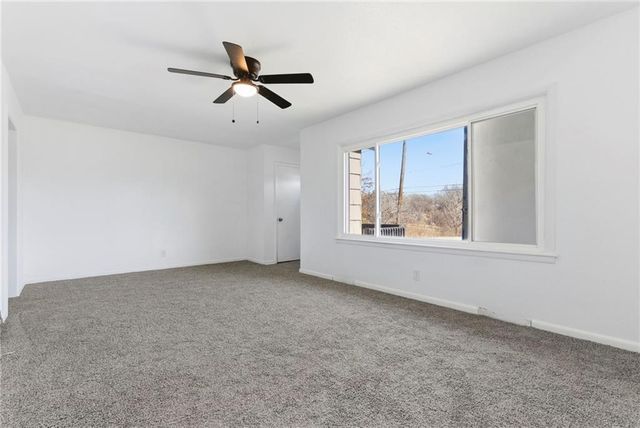 4614 NE Antioch Road, Kansas City, MO 64117