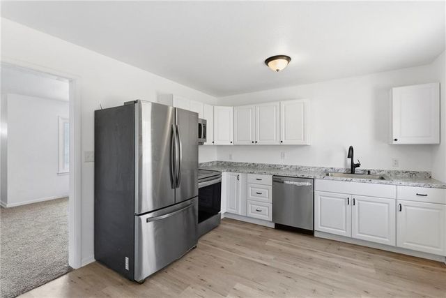 4614 NE Antioch Road, Kansas City, MO 64117