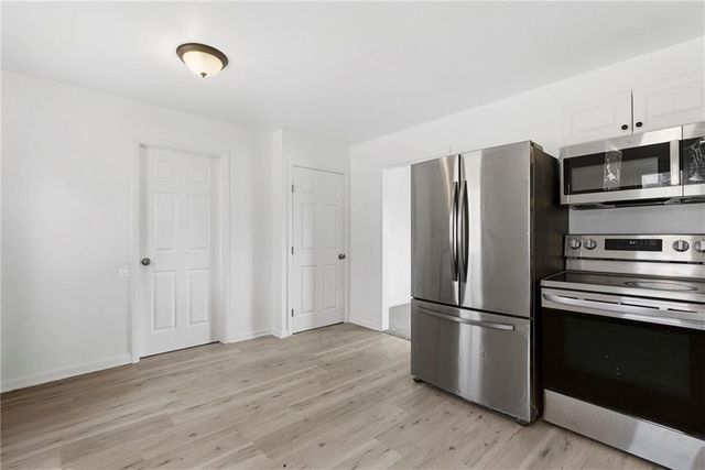 4614 NE Antioch Road, Kansas City, MO 64117