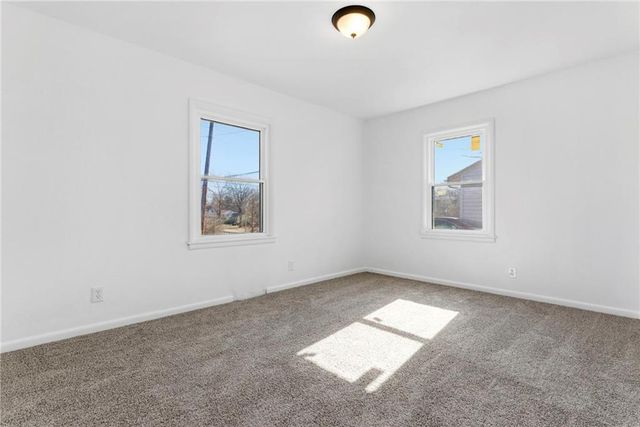 4614 NE Antioch Road, Kansas City, MO 64117