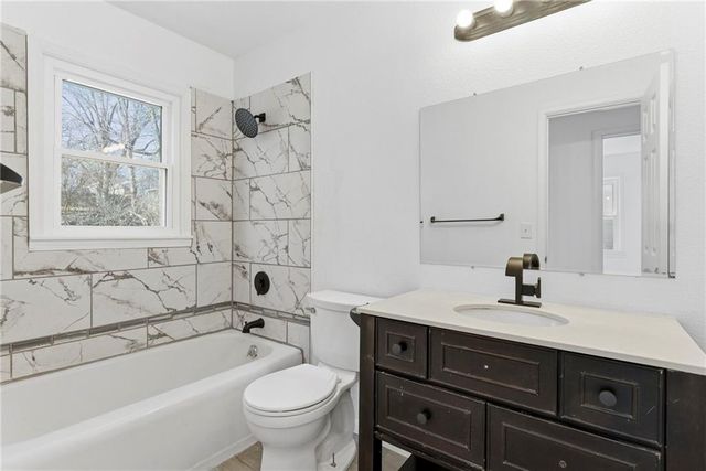 4614 NE Antioch Road, Kansas City, MO 64117