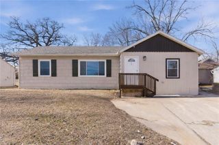 4614 NE Antioch Road, Kansas City, MO 64117