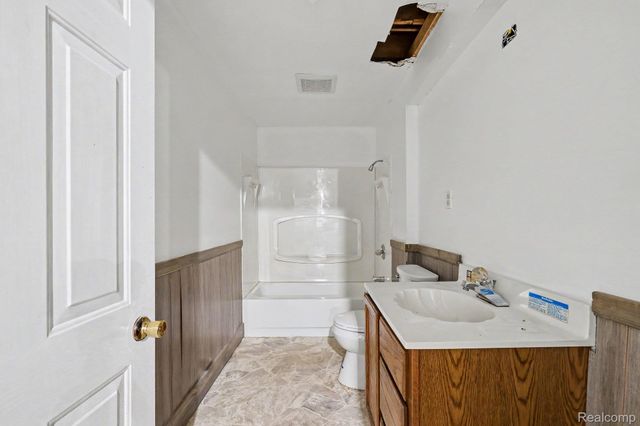 8261 N Dort Highway, Genesee Charter Township, MI 48458