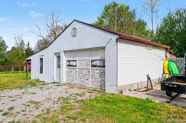 8261 N Dort Highway, Genesee Charter Township, MI 48458