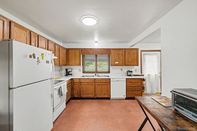 8261 N Dort Highway, Genesee Charter Township, MI 48458