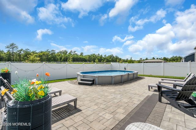 201 Ashburn Avenue, Manahawkin, NJ 08050