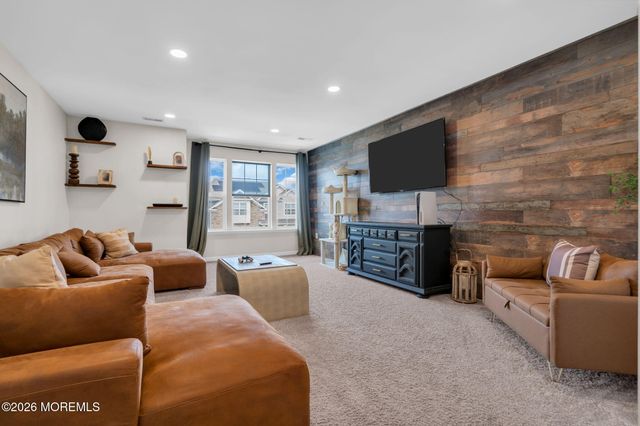 201 Ashburn Avenue, Manahawkin, NJ 08050