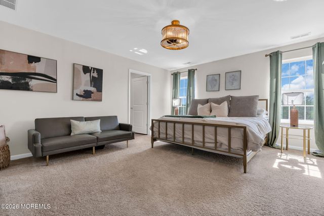 201 Ashburn Avenue, Manahawkin, NJ 08050