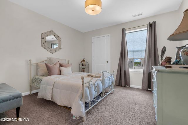 201 Ashburn Avenue, Manahawkin, NJ 08050