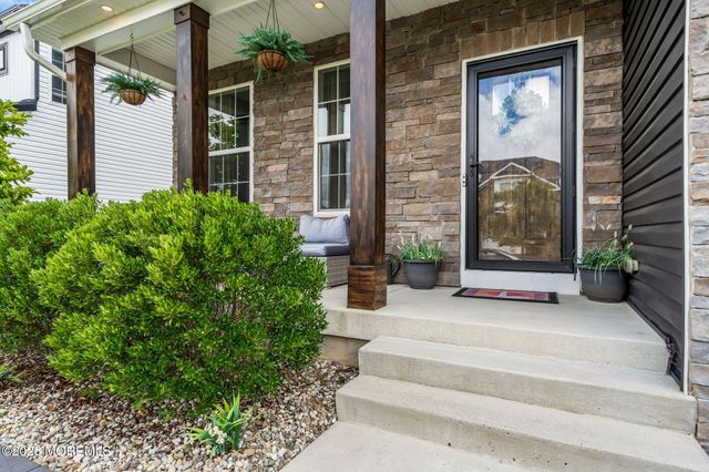 201 Ashburn Avenue, Manahawkin, NJ 08050