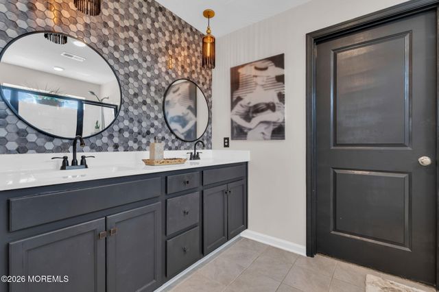 201 Ashburn Avenue, Manahawkin, NJ 08050