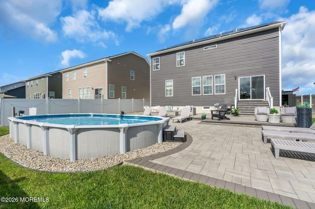 201 Ashburn Avenue, Manahawkin, NJ 08050