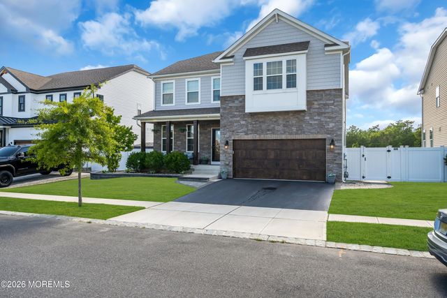 201 Ashburn Avenue, Manahawkin, NJ 08050
