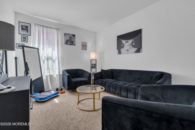201 Ashburn Avenue, Manahawkin, NJ 08050