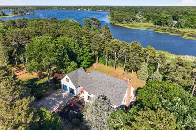 19 Aunt Debby's Road, South Dennis, MA 02660