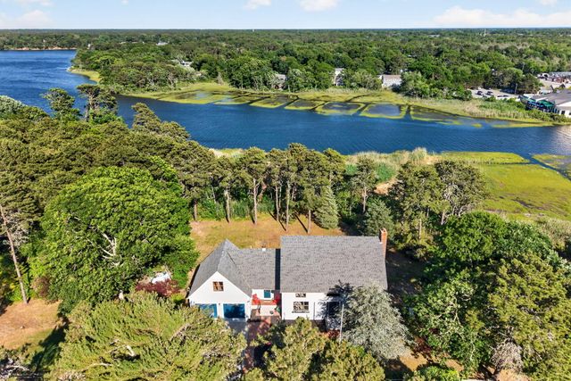 19 Aunt Debby's Road, South Dennis, MA 02660