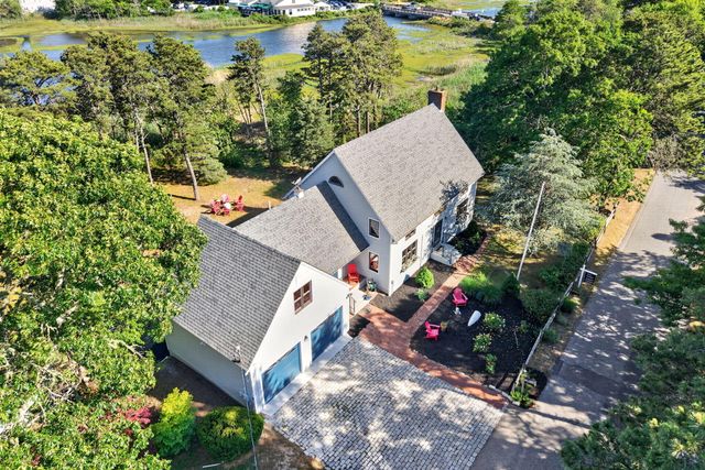 19 Aunt Debby's Road, South Dennis, MA 02660