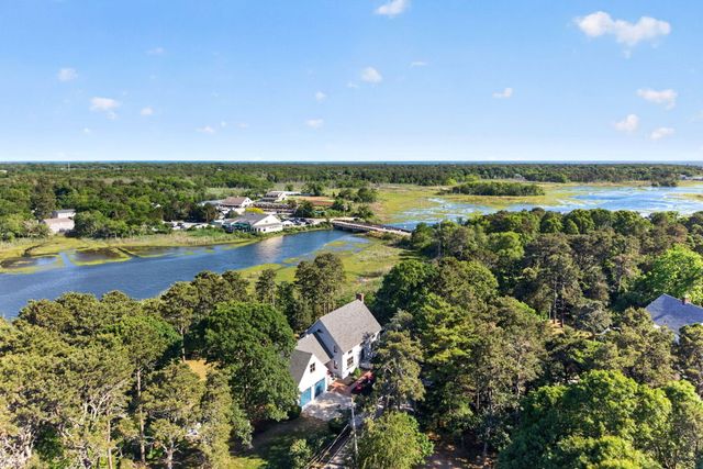 19 Aunt Debby's Road, South Dennis, MA 02660