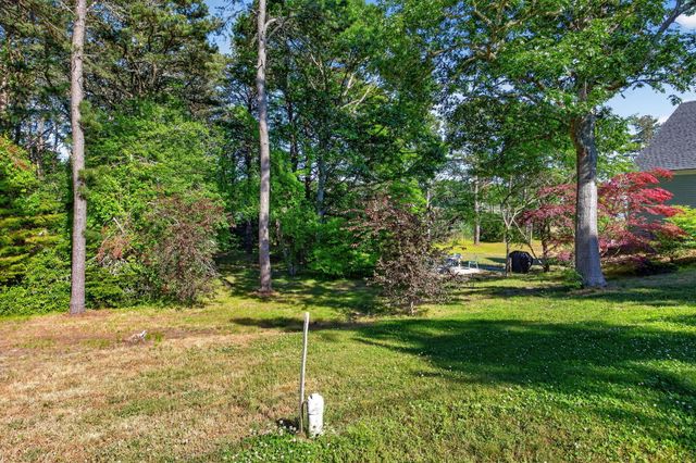 19 Aunt Debby's Road, South Dennis, MA 02660