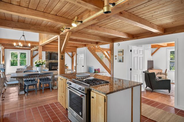 19 Aunt Debby's Road, South Dennis, MA 02660