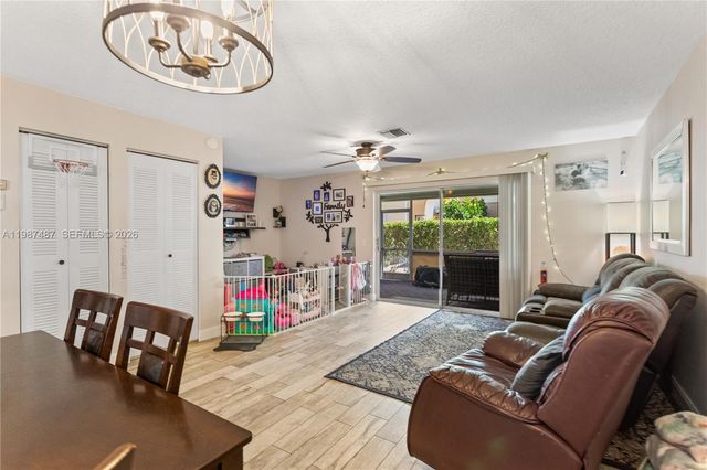 337 Waterside Dr 337, Hypoluxo, FL 33462