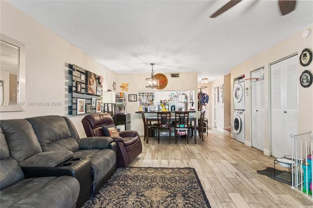 337 Waterside Dr 337, Hypoluxo, FL 33462